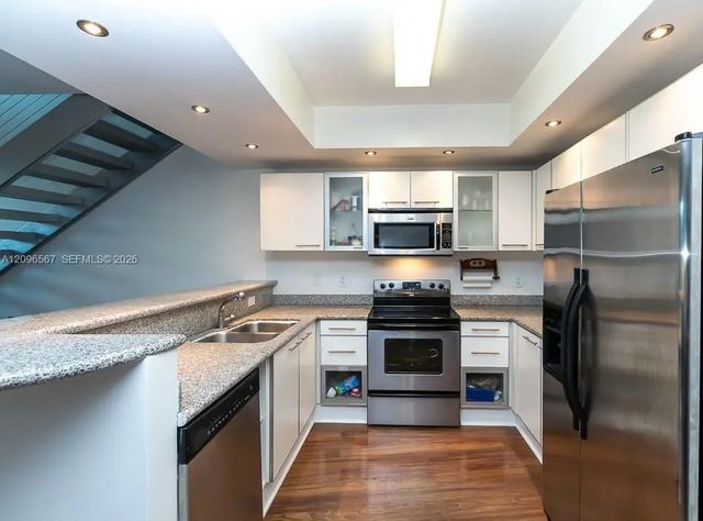 4 of 30 - 2000 Bay Drive #203, Miami Beach, FL
