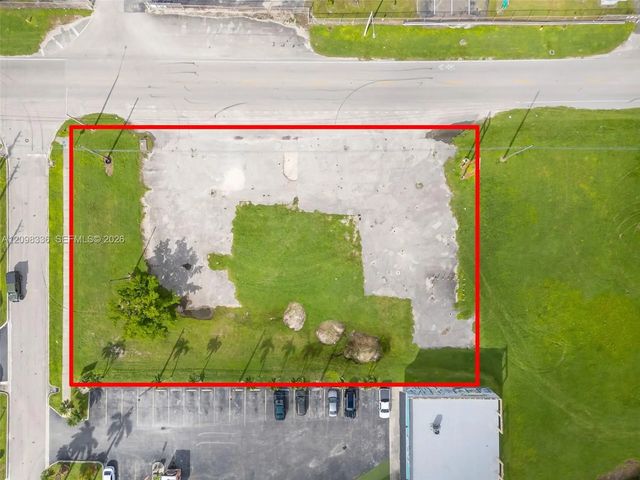 3 of 14 - 237 N Krome Avenue, Florida City, FL