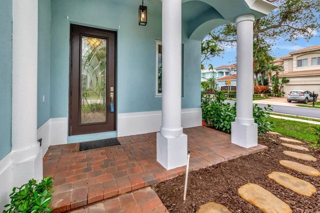 40 Country Lake Circle, Boynton Beach
