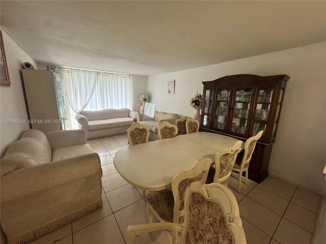 2 of 5 - 494 Nw 165th St Road #c-305, Miami, FL