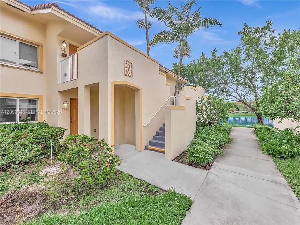 6245 Sw 47th Manor #203, Davie
