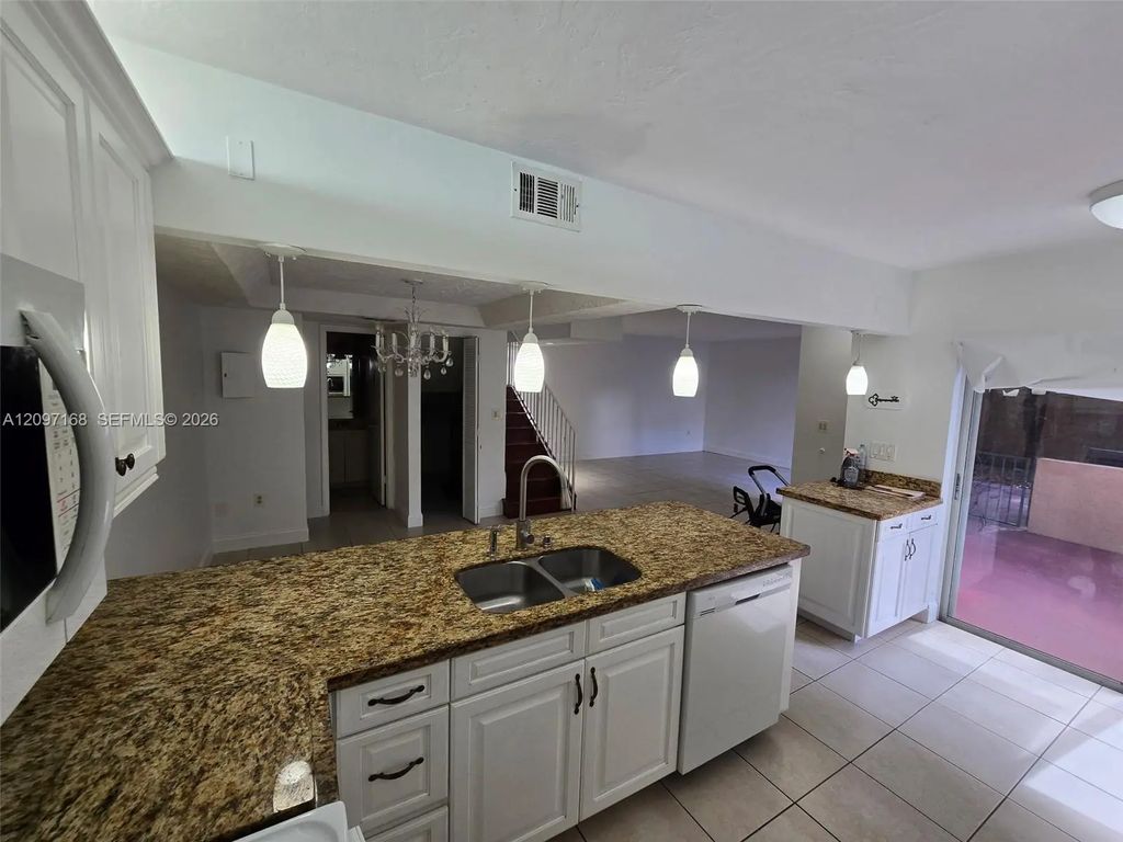 1990 Sw 121st Court #238, Miami