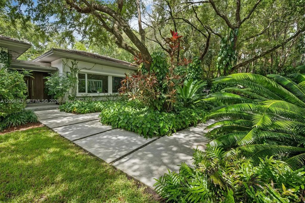6080 Sw 102nd Street, Pinecrest