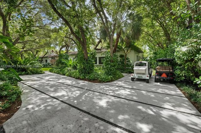 4 of 52 - 6080 Sw 102nd Street, Pinecrest, FL