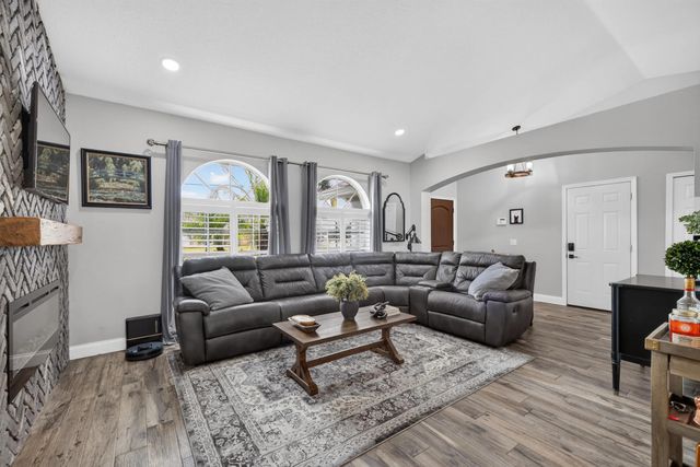 5 of 30 - 5552 Nw Cruzan Avenue, Port St. Lucie, FL