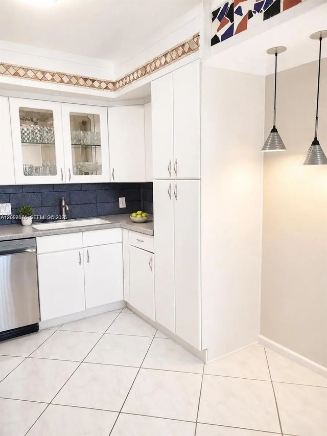 4 of 11 - 2050 Newcastle C #2050 C, Boca Raton, FL