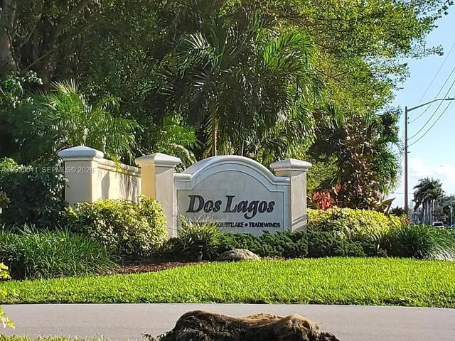 16 Via De Casas Sur #201, Boynton Beach