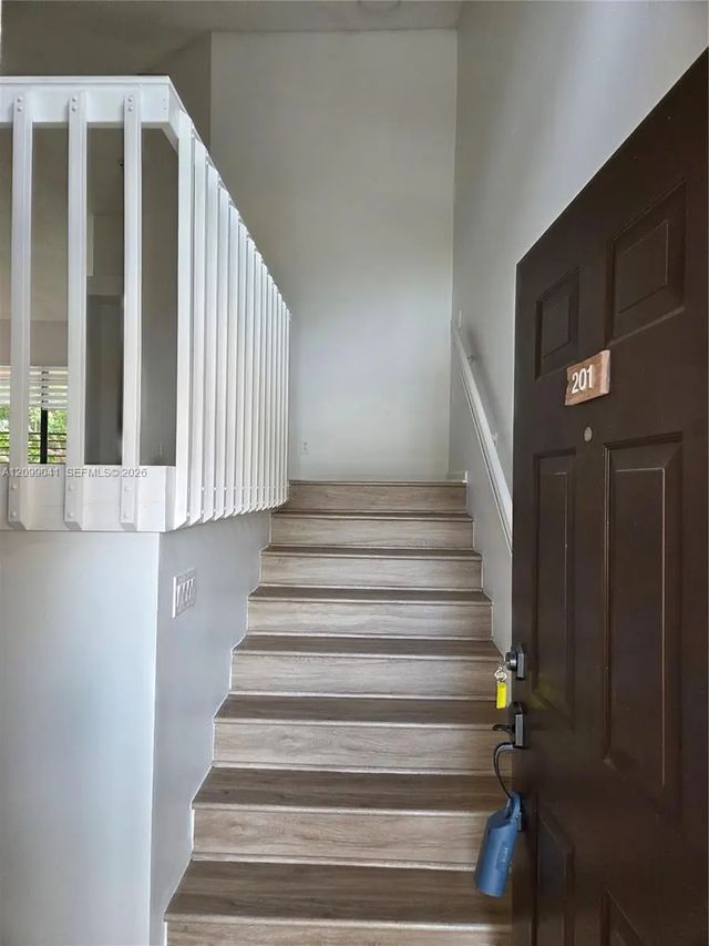 3 of 44 - 16 Via De Casas Sur #201, Boynton Beach, FL