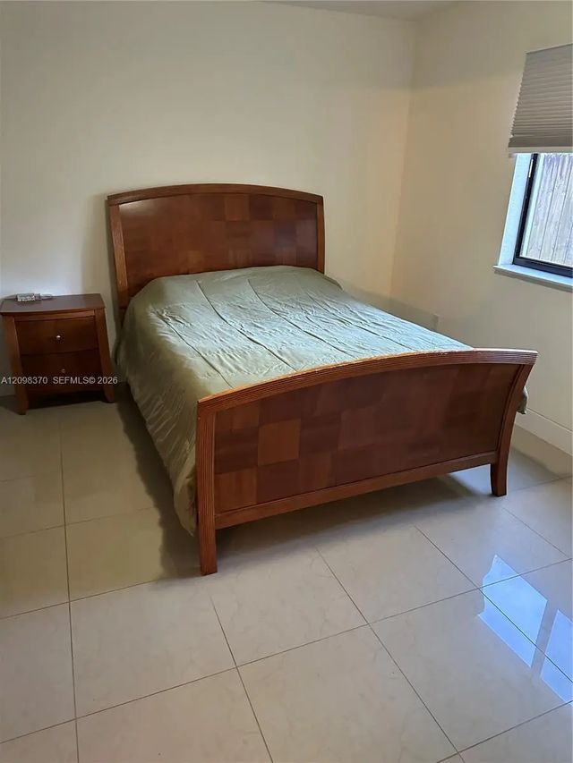 5 of 10 - 5322 Sw 164 Place, Miami, FL