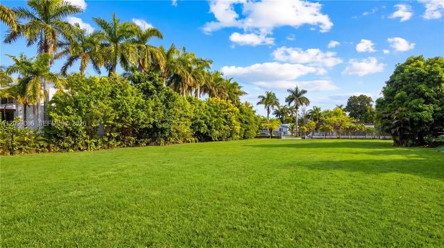 5 of 22 - 14000 Ne 1st Avenue, Miami, FL
