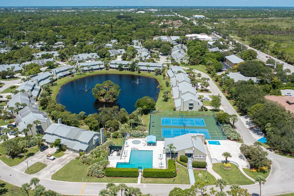 663 Ne Wax Myrtle Way, Jensen Beach