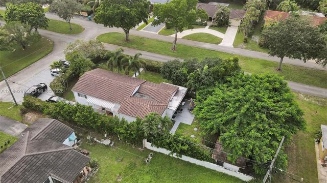 5 of 40 - 11401 Ne 10 Avenue, Miami, FL