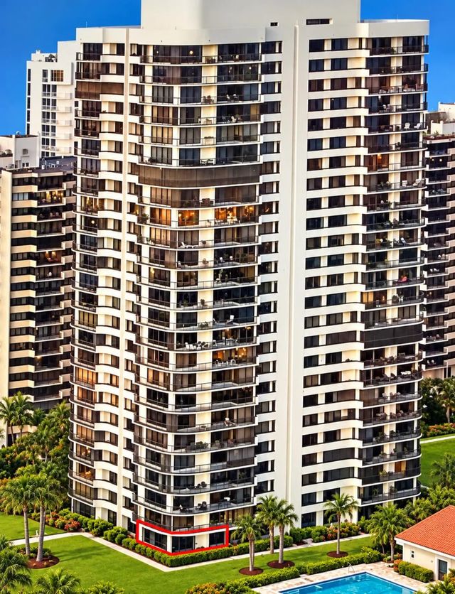 2 of 9 - 4100 N Ocean Drive #104, Singer Island, FL