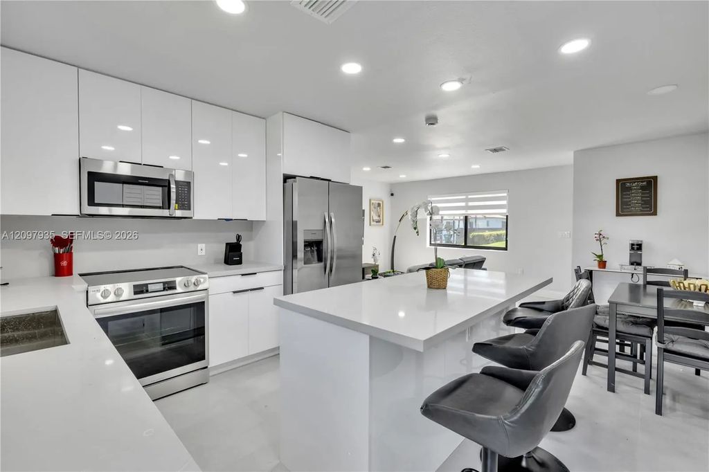 6021 Sw 19th Street, Miami