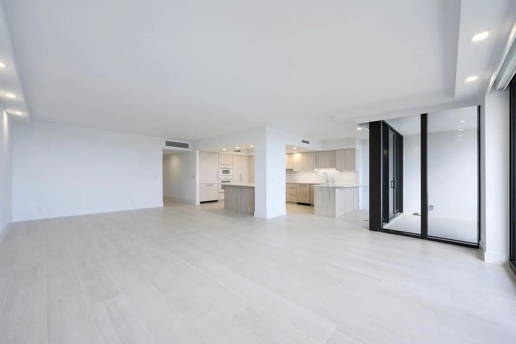 525 S Flagler Drive #14c, West Palm Beach