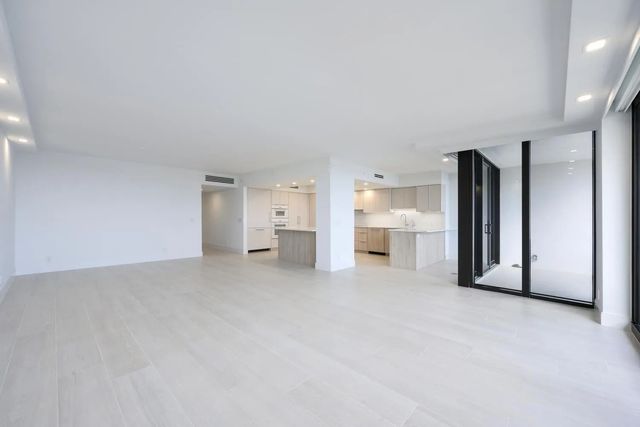 525 S Flagler Drive #14c, West Palm Beach