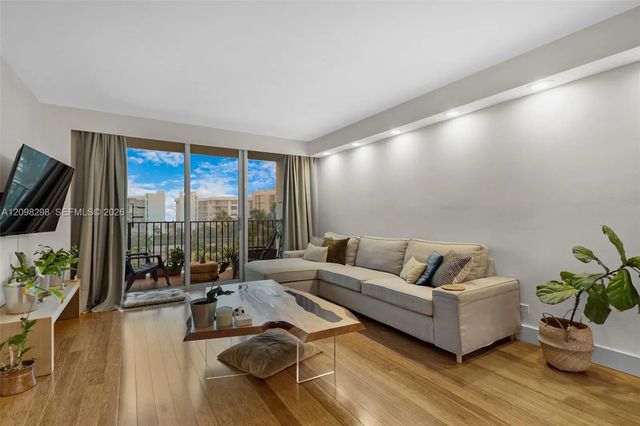 1001 91st Street #506, Bay Harbor Islands