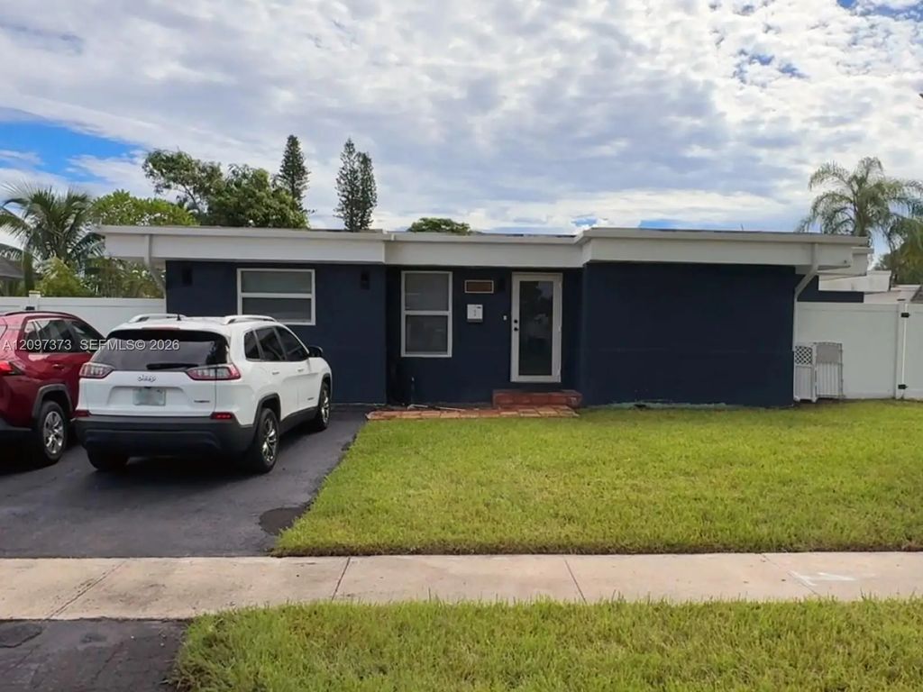 7904 Nw 66th Terrace, Tamarac