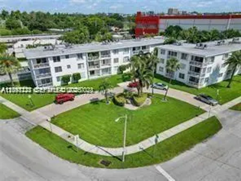 1600 Ne 114th Street #211, Miami