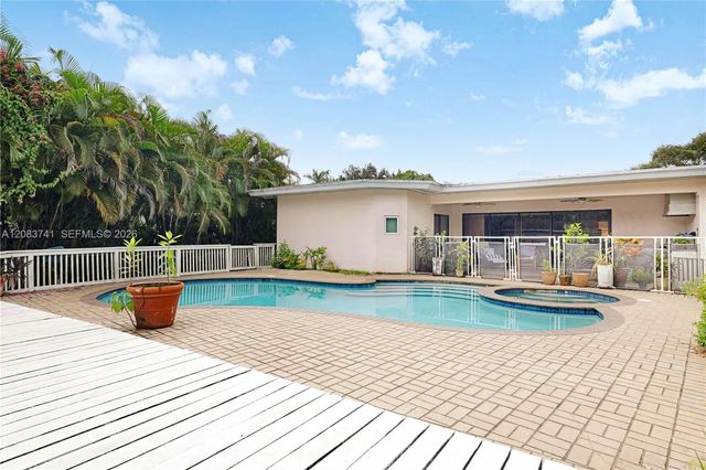 633 Ne 119th Street, Biscayne Park