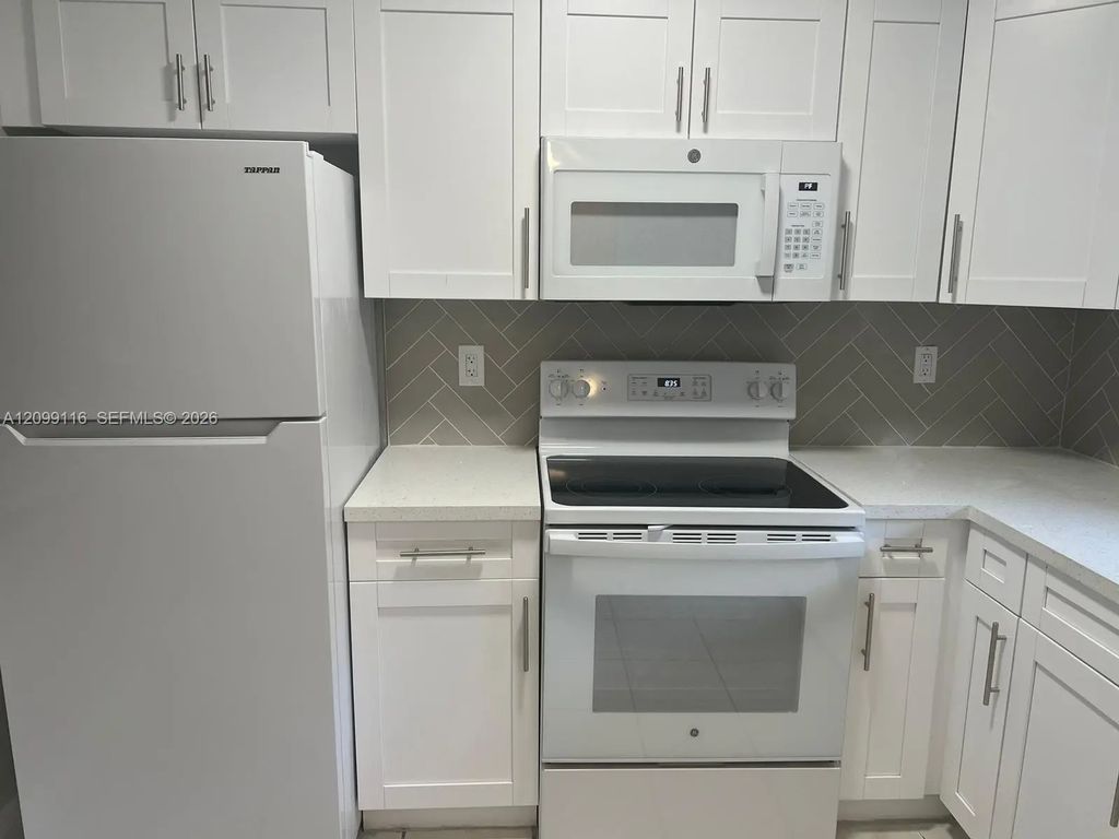 6495 W 27th Avenue #41-101, Hialeah
