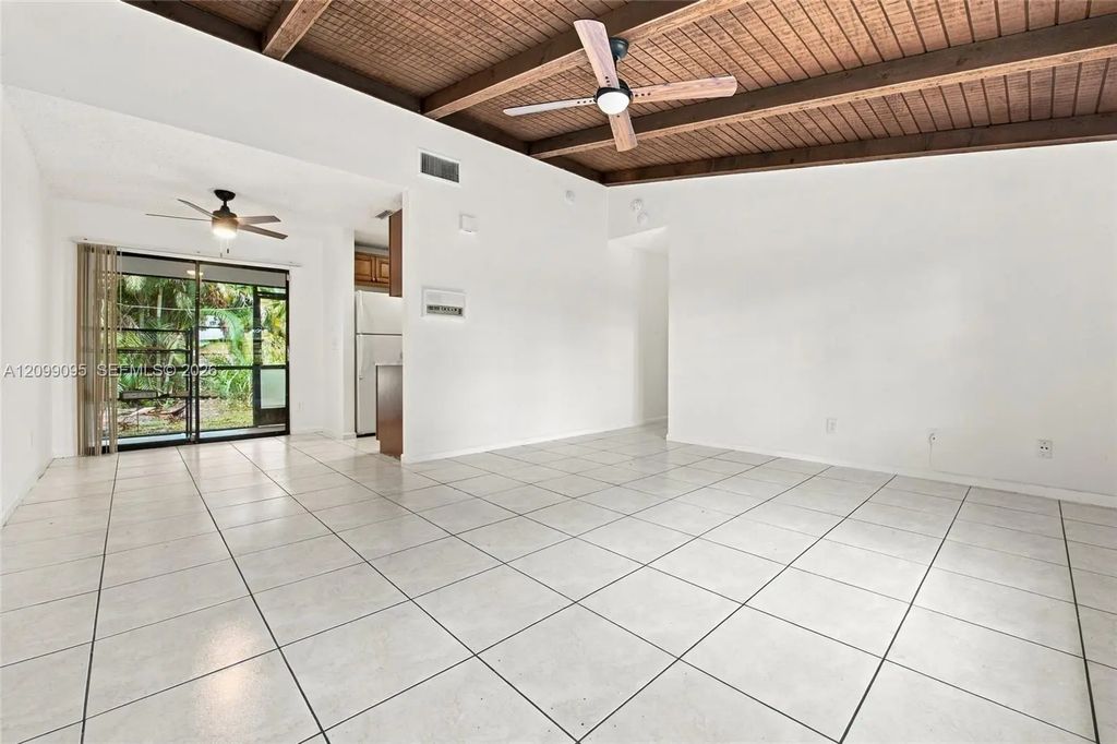 487 Glenwood Drive #487, West Palm Beach