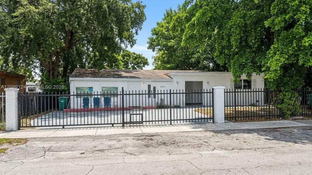 2279 Nw 94th Street #c, Miami