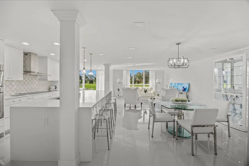 5390 Woodland Lakes Drive #105, Palm Beach Gardens
