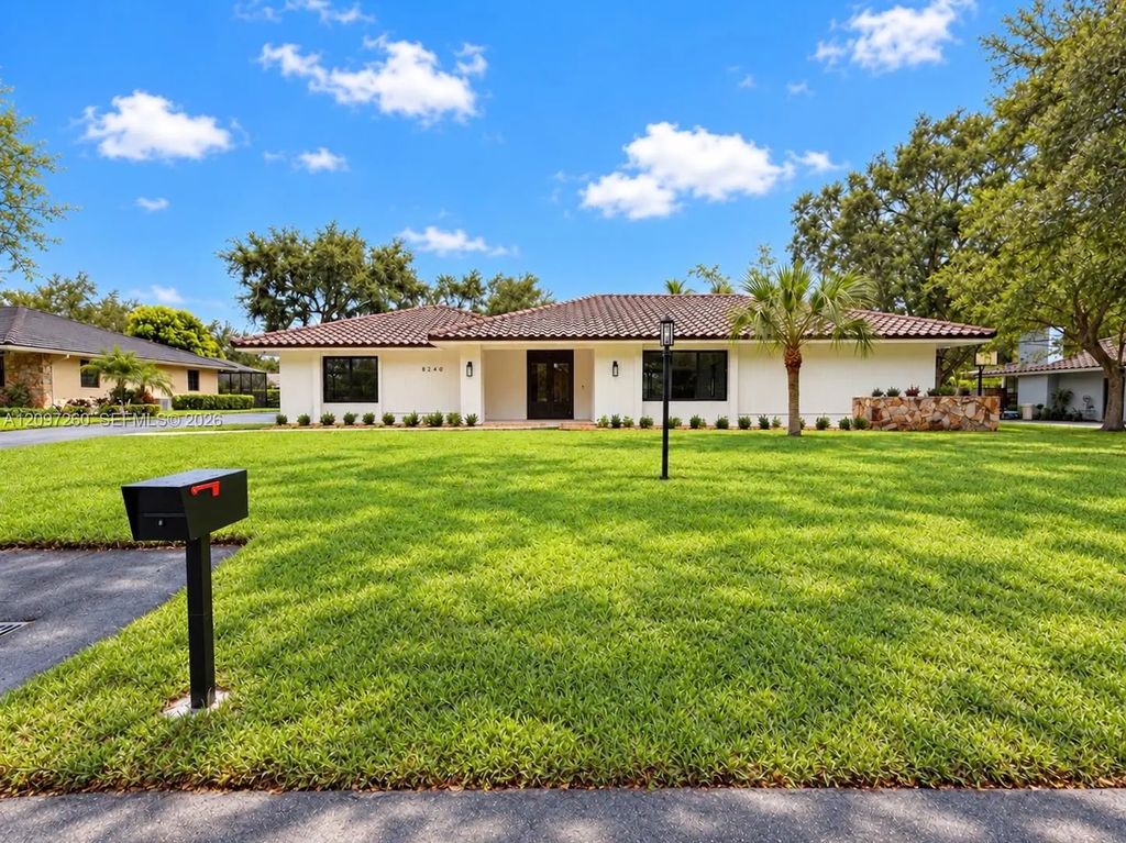 8240 Sw 89th Street, Miami