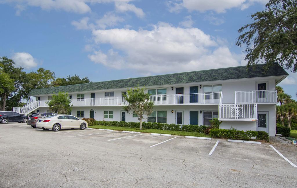 2800 Indian River Boulevard #o-5, Vero Beach