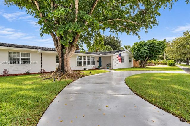 2 of 22 - 16401 Sw 82nd Avenue, Palmetto Bay, FL