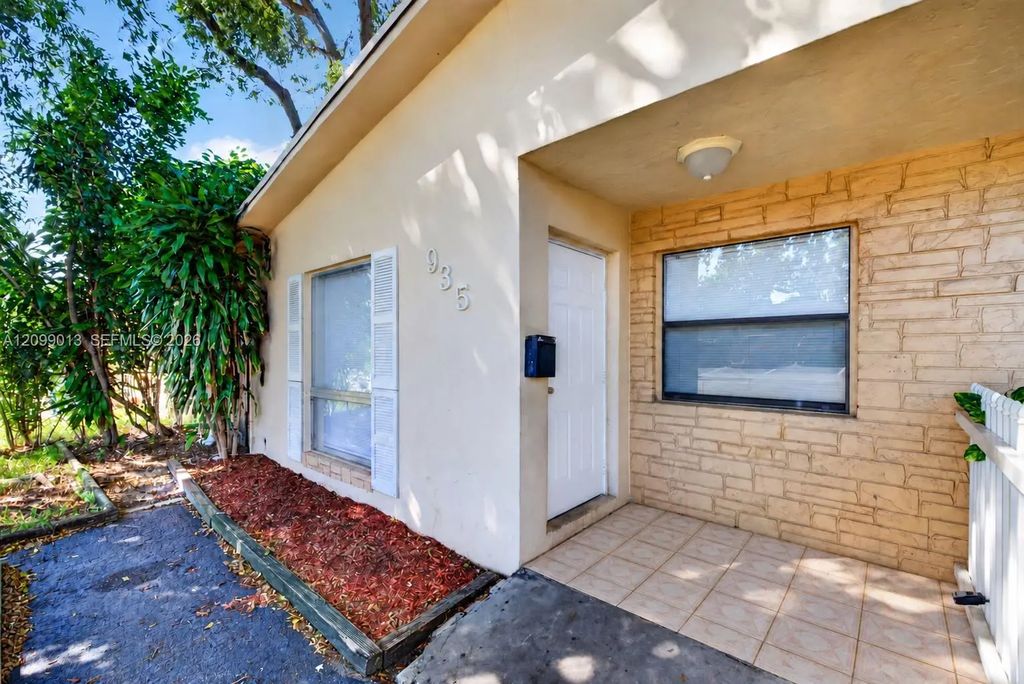 935 Sw 16th Street #2, Fort Lauderdale