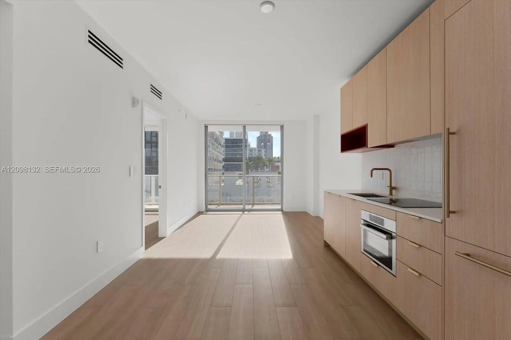 90 Ne 32nd Street #703, Miami