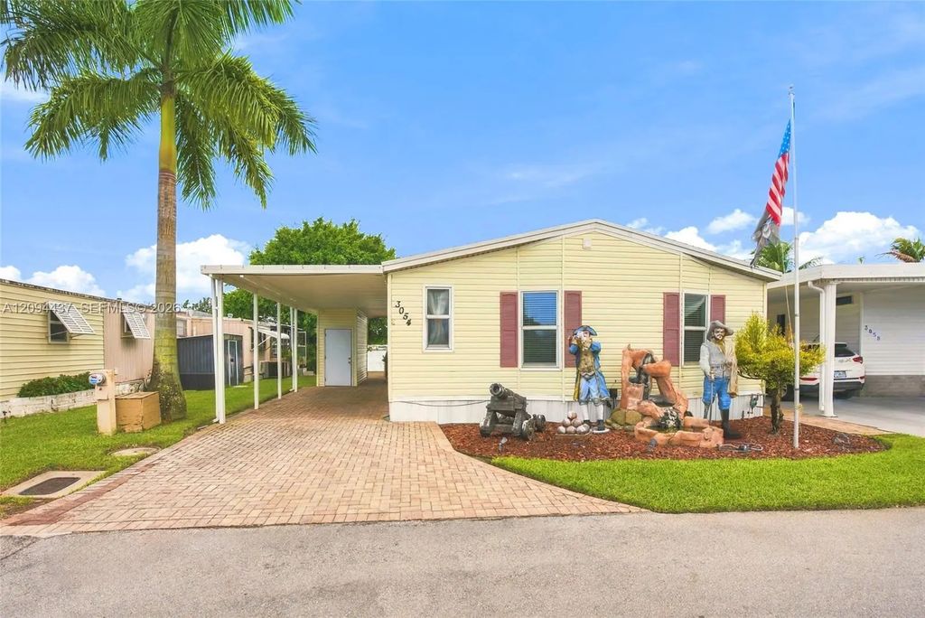 3054 Lakeshore Drive, Dania Beach