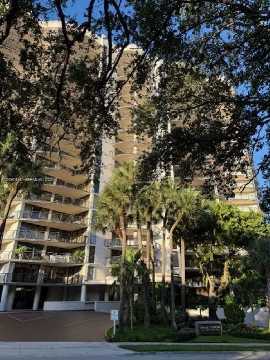 2843 S Bayshore Drive #5a, Miami