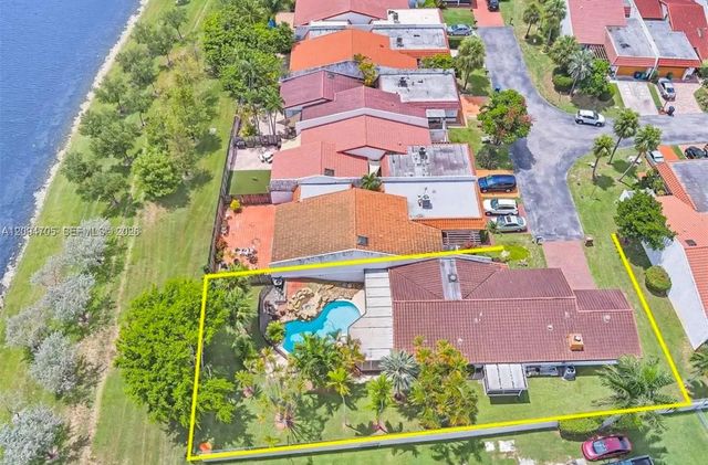 3 of 62 - 616 Ne 195th Street, Miami, FL