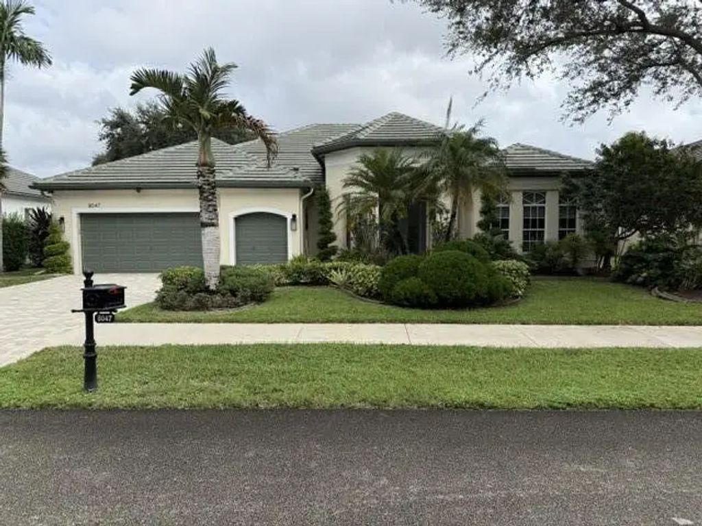 8047 N Savannah Circle, Davie