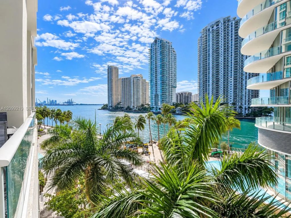 300 S Biscayne Boulevard #l-406, Miami