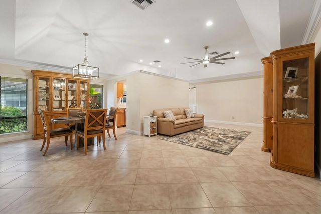 3 of 37 - 109 Half Moon Circle #c, Jupiter, FL