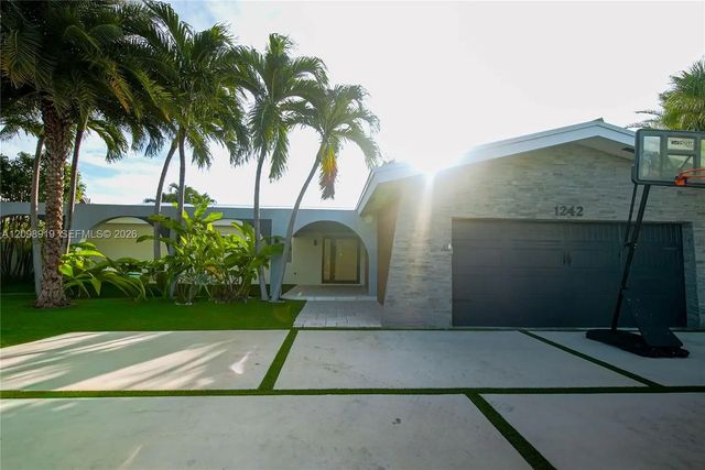 2 of 26 - 1242 Ne 81st Terrace, Miami, FL