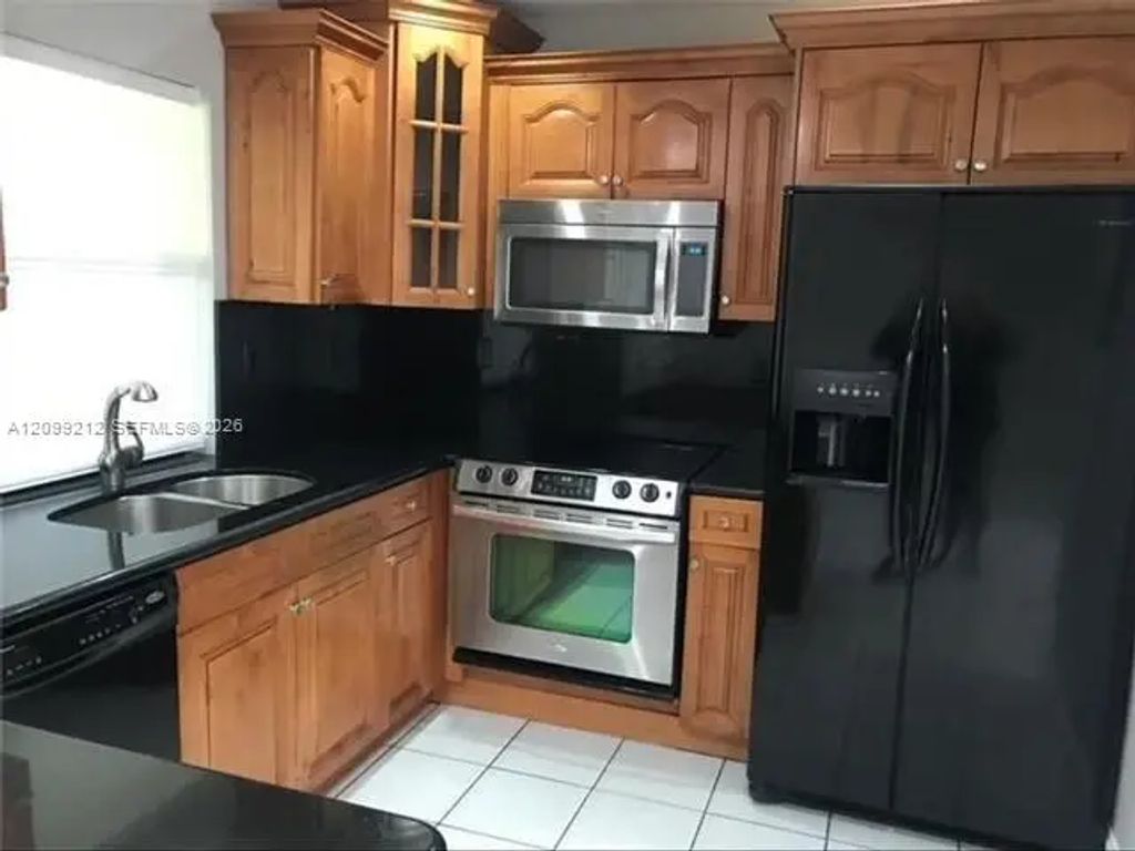 20 Laredo Place #2-1, Davie