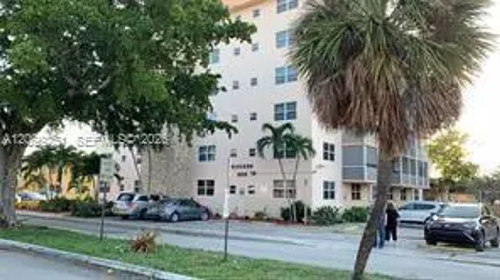 1830 Dixieanna Street #605, Hollywood