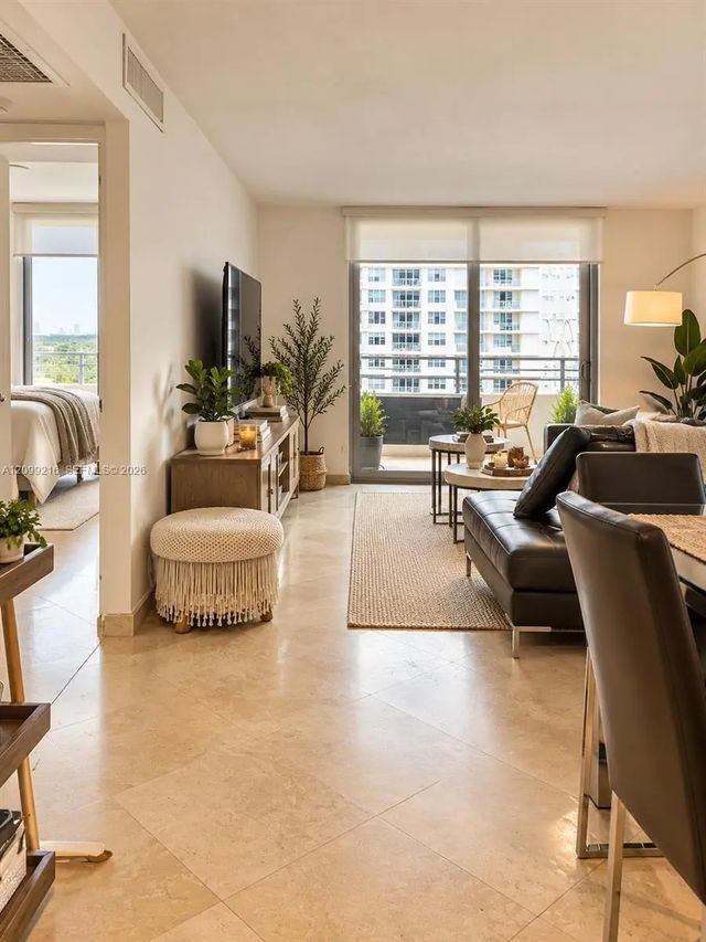 2 of 19 - 5555 Collins Avenue #14y, Miami Beach, FL
