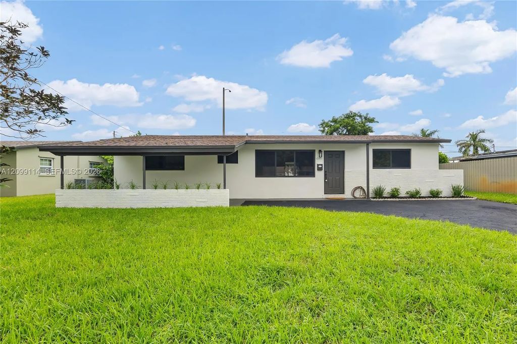 6371 Sw 1st Court, Pembroke Pines