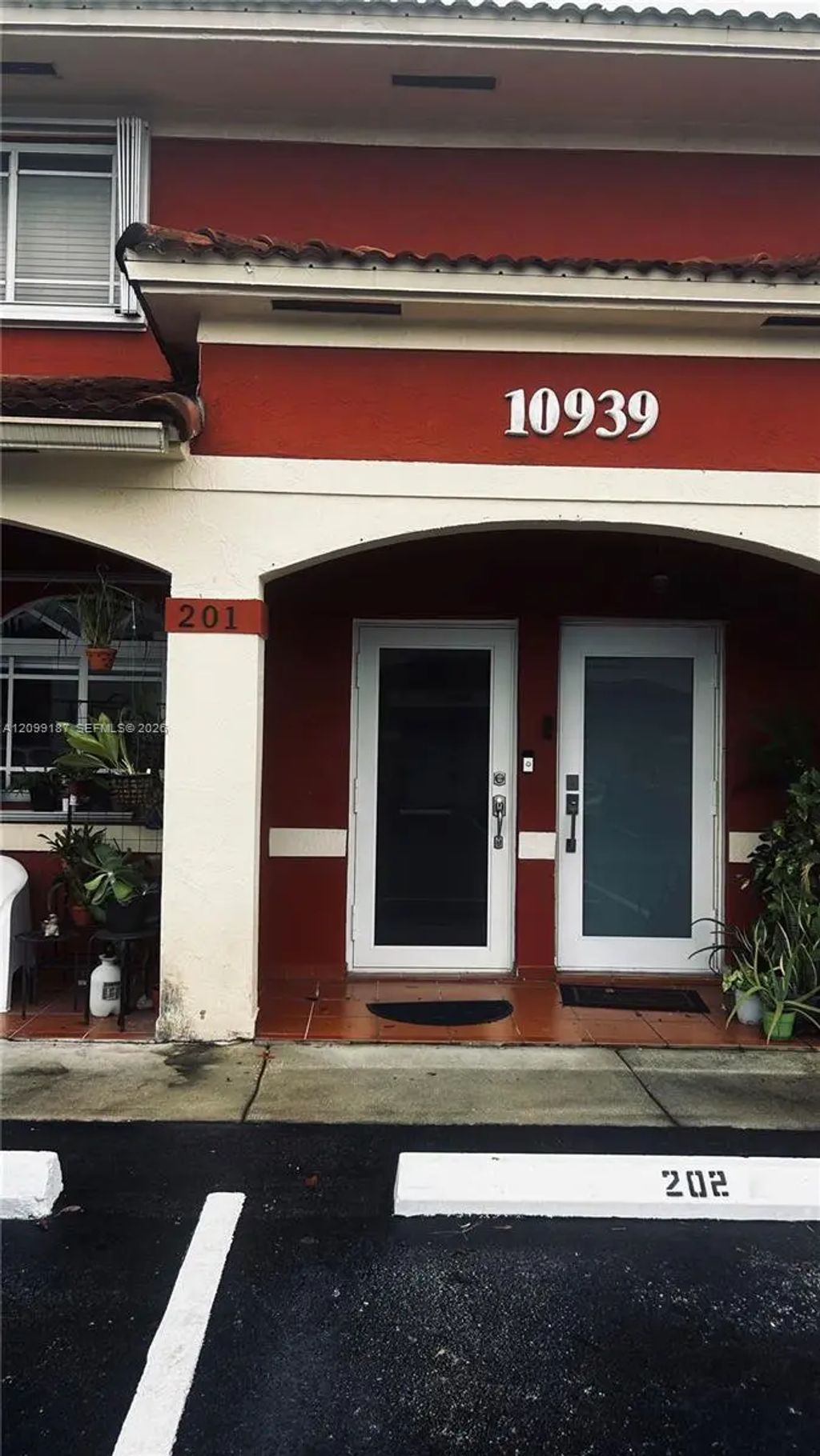 10939 W Okeechobee Road #201, Hialeah Gardens