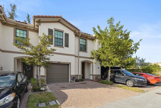 2 of 38 - 1002 Sweet Briar Lane, Riviera Beach, FL