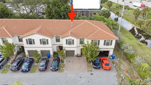 5 of 38 - 1002 Sweet Briar Lane, Riviera Beach, FL