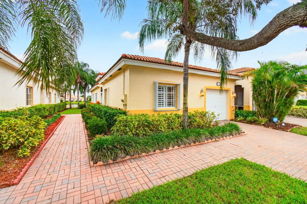 2340 Windjammer Way, West Palm Beach