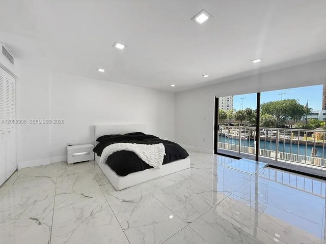 5 of 17 - 1650 Ne 115th Street #207, Miami, FL