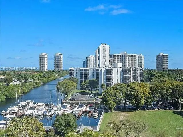 3 of 4 - 3375 N Country Club Drive #605, Aventura, FL